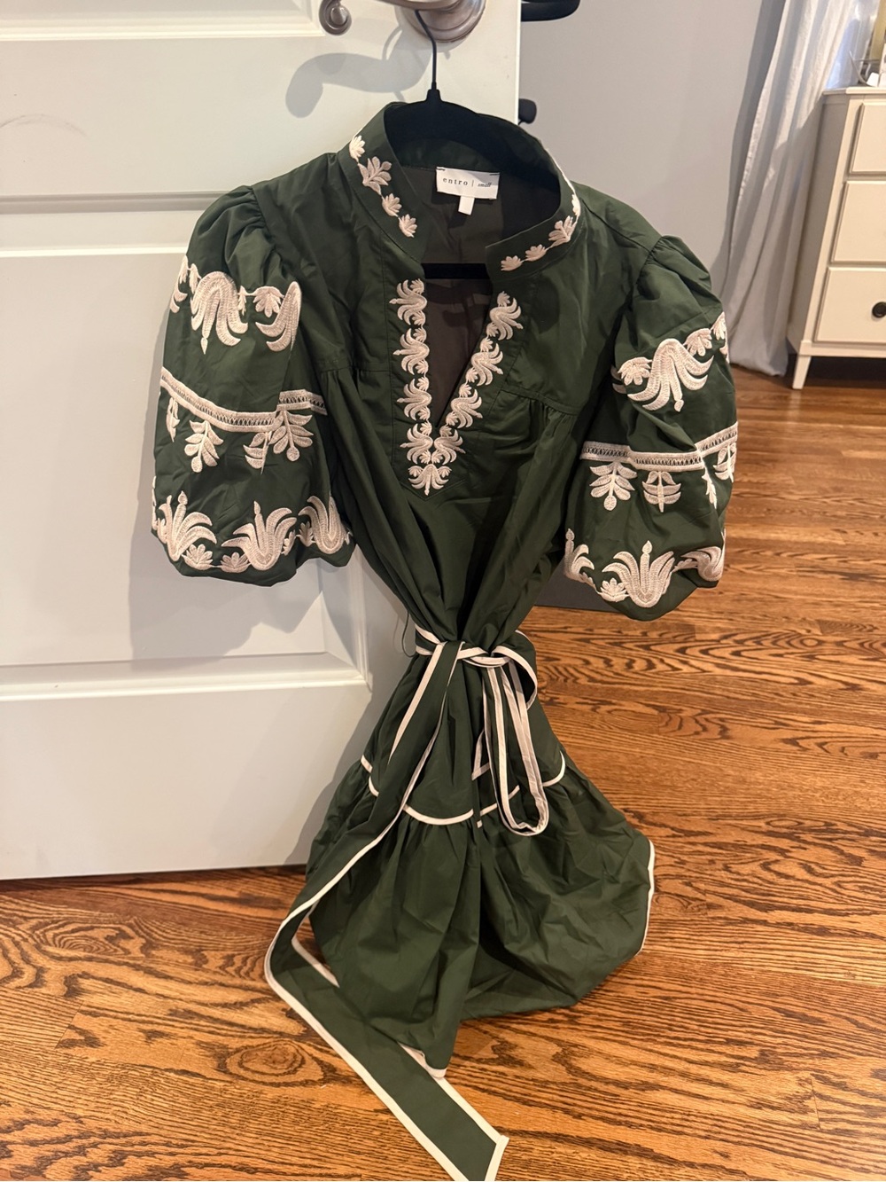 Avara Dark Green Puff-Sleeve Embroidered Mini Dress with Cream Trim. Never worn - Picture 3 of 3